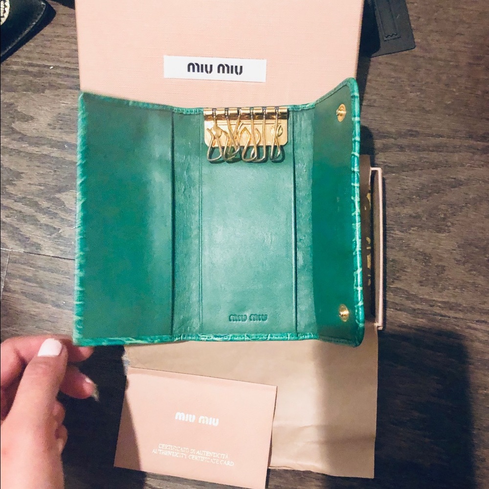 Miu Miu - Key Chain & Card Case Green Leather - Picture 3 of 4